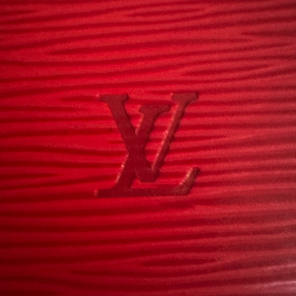 Louis Vuitton epi pochette and matching key pouch - Picture 5 of 15